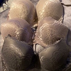 BRAND NEW SET OF THREE BRAS SIZE 36D BRAND NEW